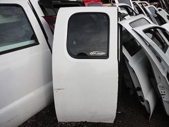 2007 2008 2009 2010 2011 2012 2013 CHEVY EXTENDED CAB RIGHT REAR DOOR. GOOD CONDITION- A DEEP SCFUSS ON THE LEFT SIDE. #13728