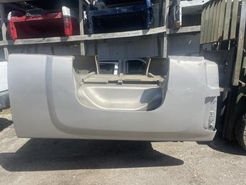 2007 2008 2009 2010 2011 2012 2013 CHEVY SHORT BED 6.6' OVERALL GREAT SHAPE- THIS IS A VERY HARD TO FIND BED. SOME DINGS UNDER TAILLIGHTS ON LOWER CORNERS. RUST FREE, SPRAY IN BEDLINER. #15934