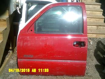1999 2000 2001 2002 2003 2004 2005 2006 2007 Chevrolet GMC complete power door with glass & hardware.  Lots of scuffs & scratches on face of door.  Slight damage inside door handle bezel area.  Inventory #12301.