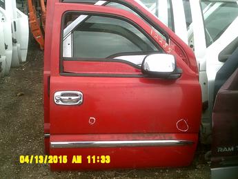 1999 2000 2001 2002 2003 2004 2005 2006 2007 Chevrolet GMC complete power passenger door with glass and hardware.  2 small dents in the middle of the door.  Some light scuffs & scratches on face of door.  Inventory #12285.
