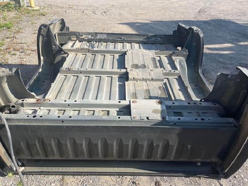 2014 2015 2016 2017 2018 CHEVY SUPER SHORT BED 5.8'. RH SIDE- BENT LOWER EDGE UNDER TAILLIGHT. LH SIDE- DINGS ON LOWERS. RUST FREE. #15901