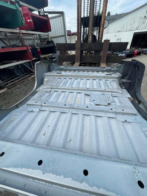 2004 2005 2006 2007 2008 2009 2010 2011 2012 CHEVY COLORADO SHORT BOX 6.5. RH SIDE- SMALL INDENTS ON QUARTER PANEL. LH SIDE- DENT UNDER TAILLIGHT, SMALL DINGS ON LOWERS. RUST FREE #15007